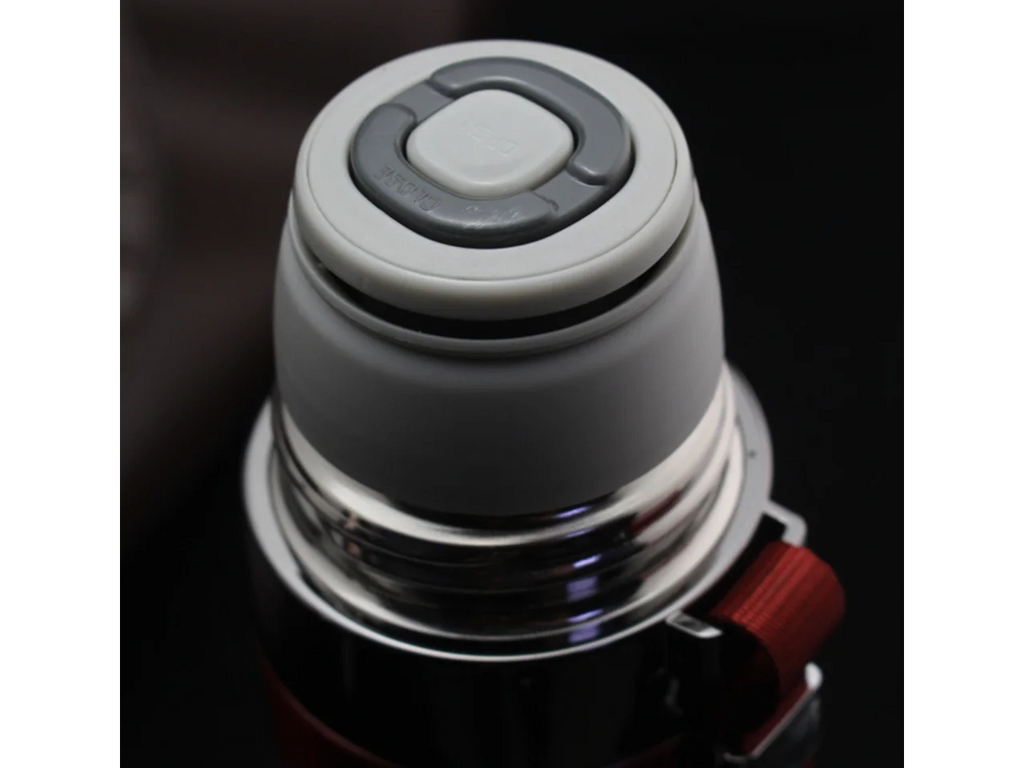 Silver Stainless Steel Vacuum Flask 650ML Water Bottle V371