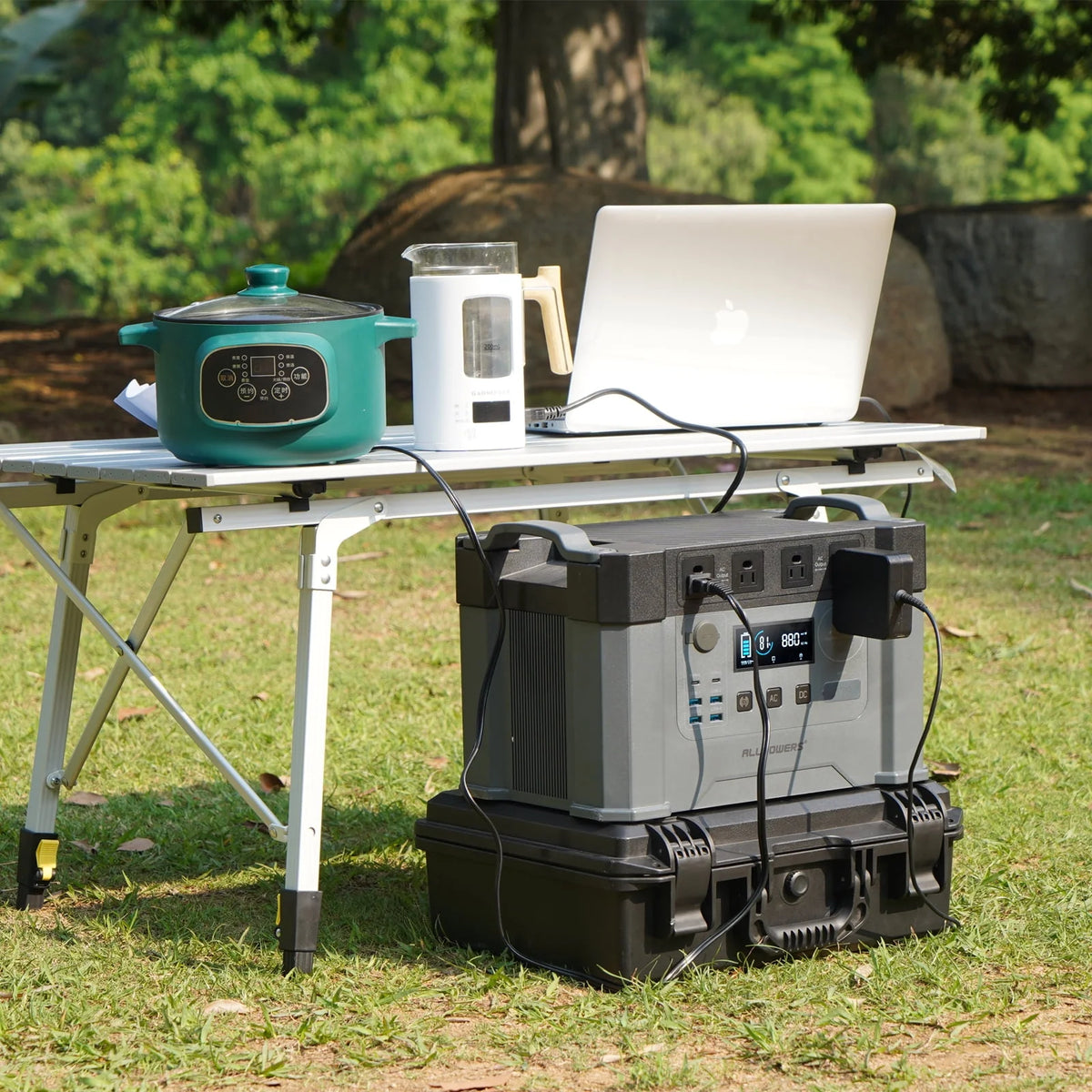 2000W 1500Wh Portable Power Station with 2 Pack 100W Foldable Solar Panel T592