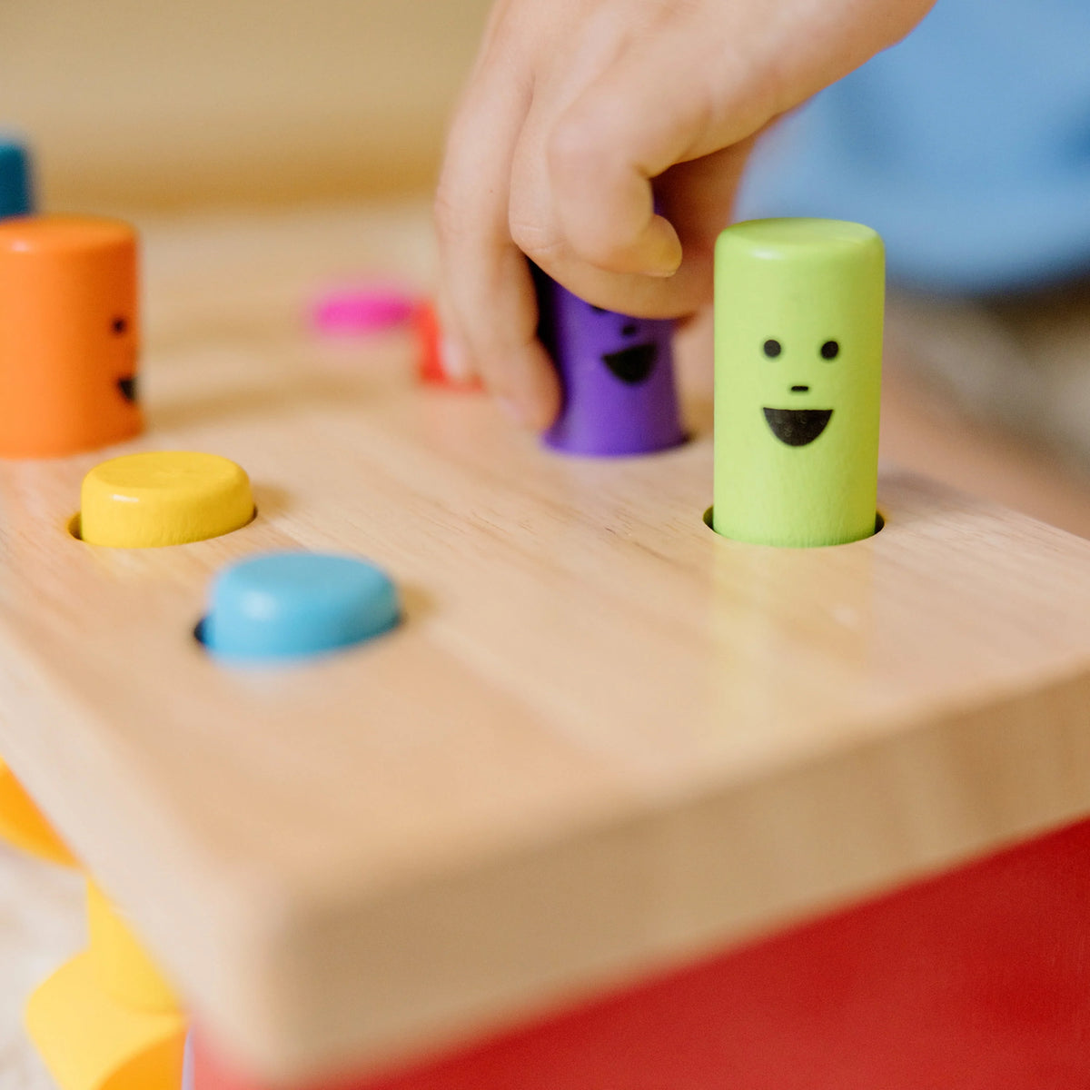Wooden Pounding Bench Toy With Mallet P886
