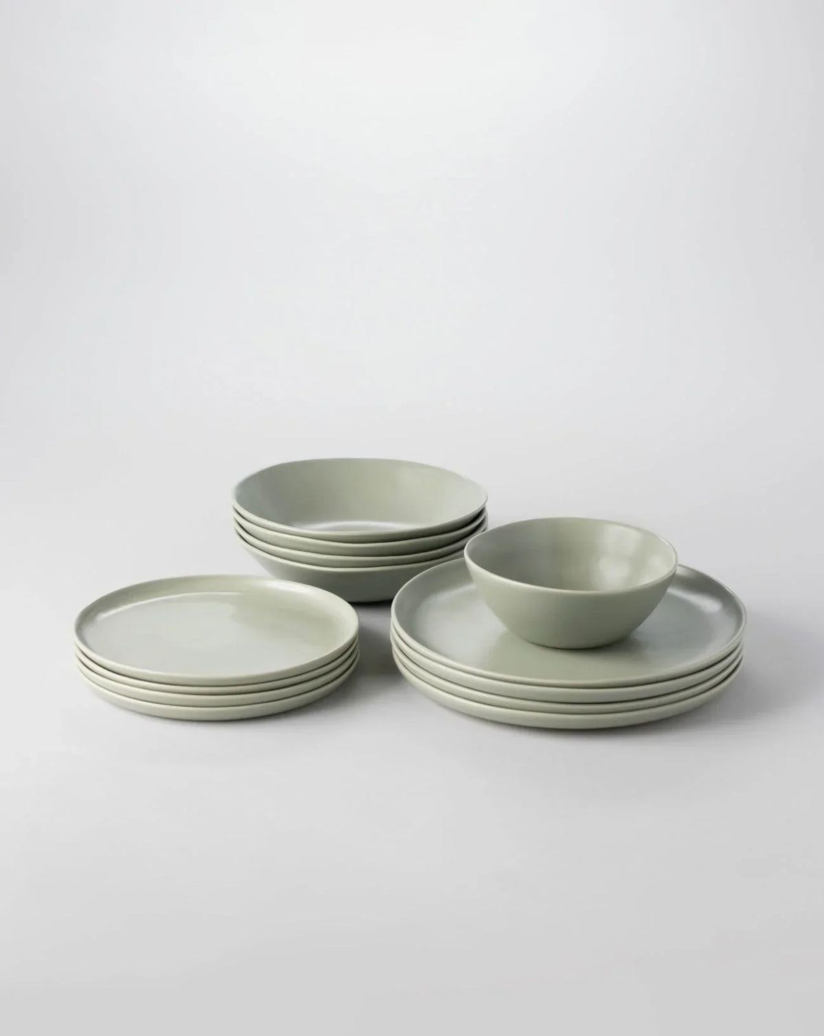 Dinnerware Set in Beachgrass Green L2424