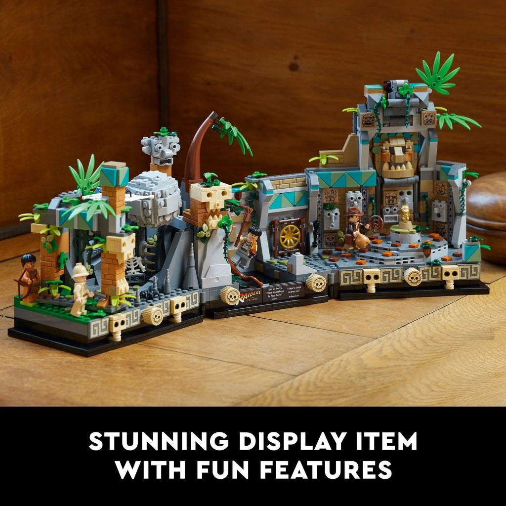 Building Project with 4 Minifigures T73132