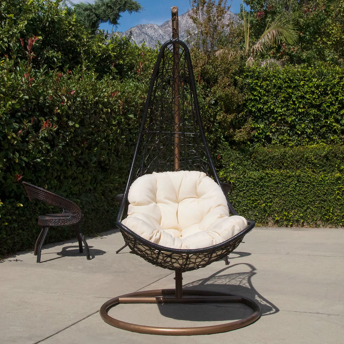 Outdoor Wicker Half Moon Swing Lounge Chair with Mat F43083